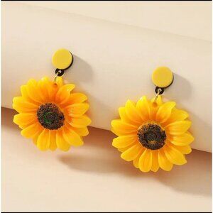 Cute flower earrings